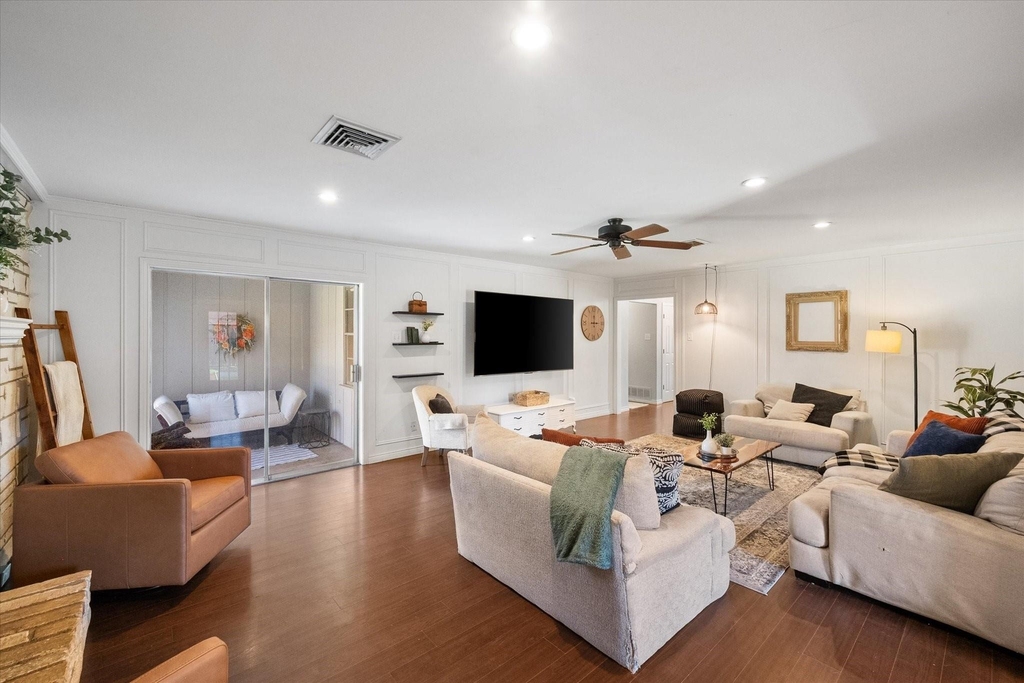 1415 Moss Rose Circle - Photo 11