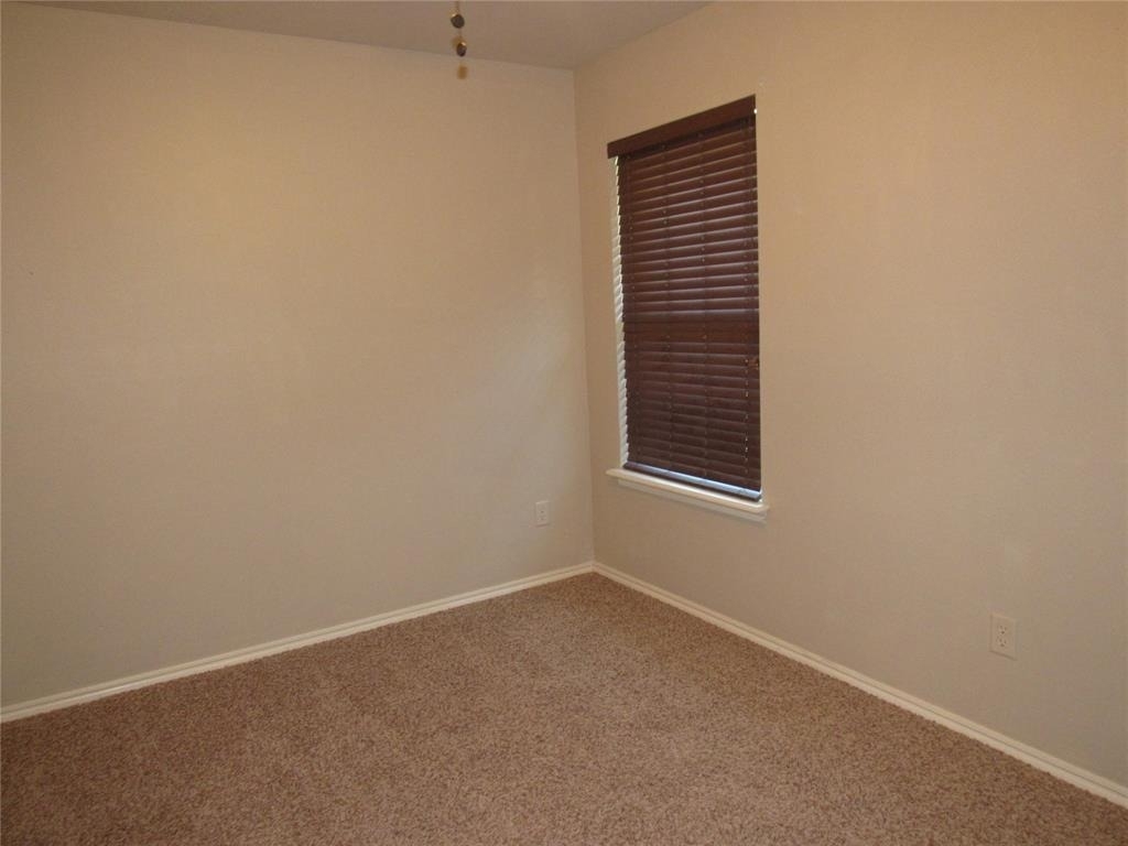 17516 Black Hawk Drive - Photo 16