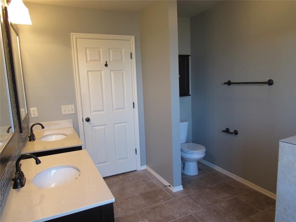 17516 Black Hawk Drive - Photo 11
