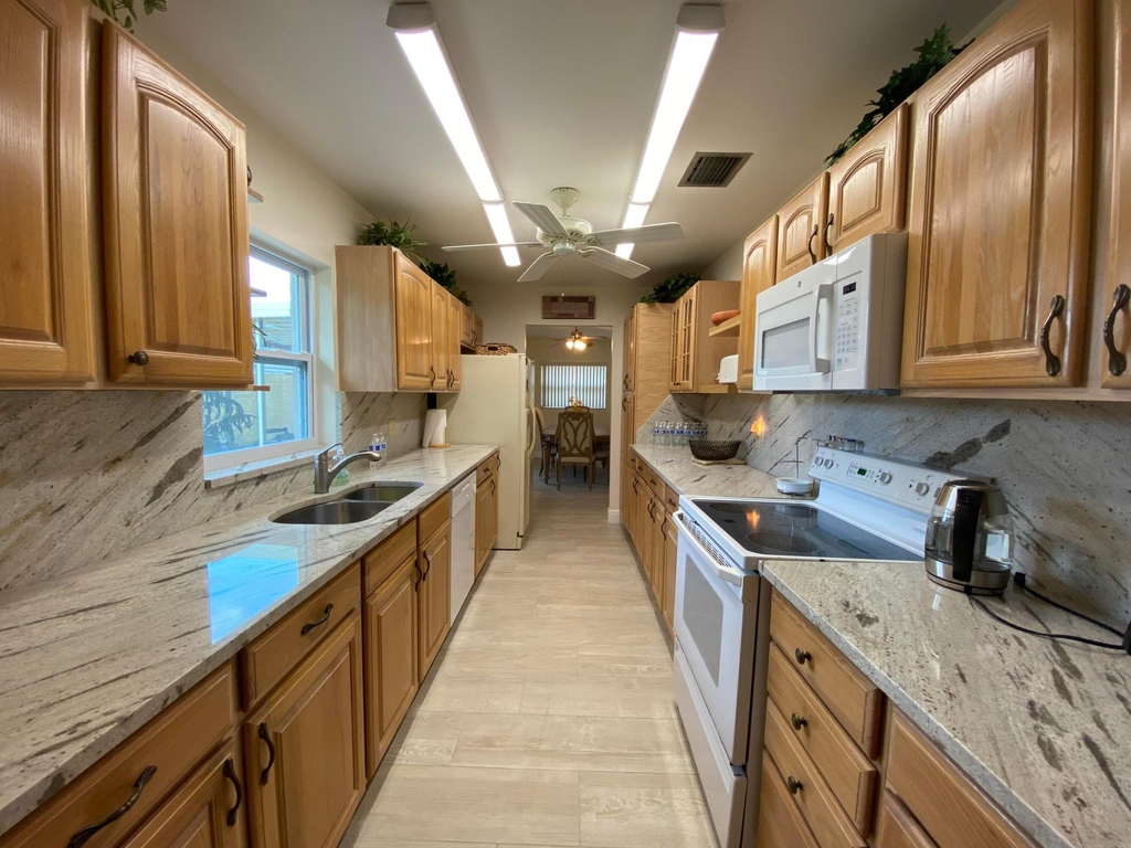 1403 W Libby Drive - Photo 2