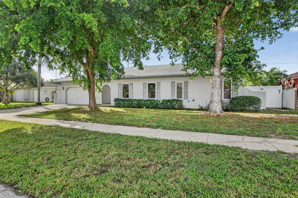1544 Nw 9th Street - Photo 1