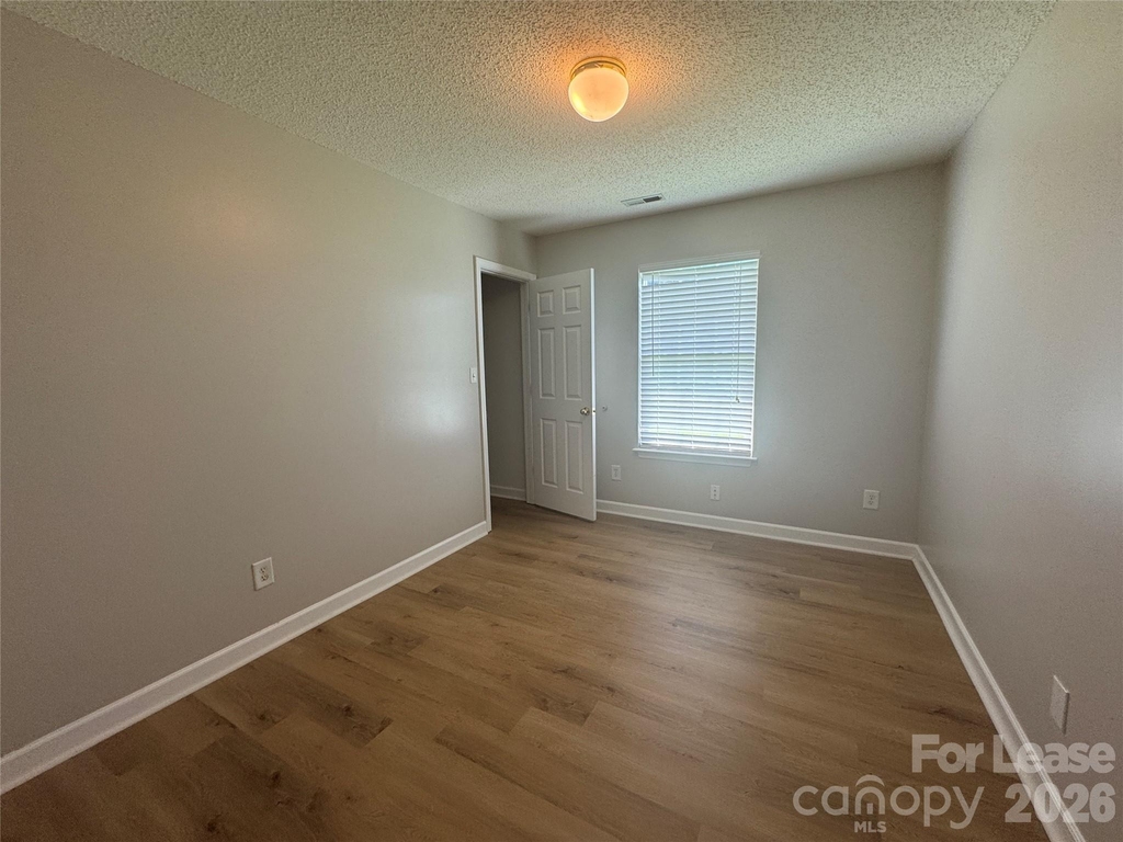 521 River View Drive - Photo 8