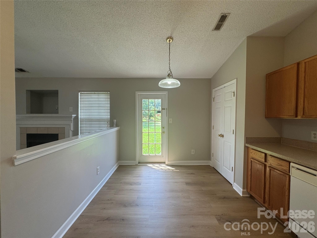 521 River View Drive - Photo 4