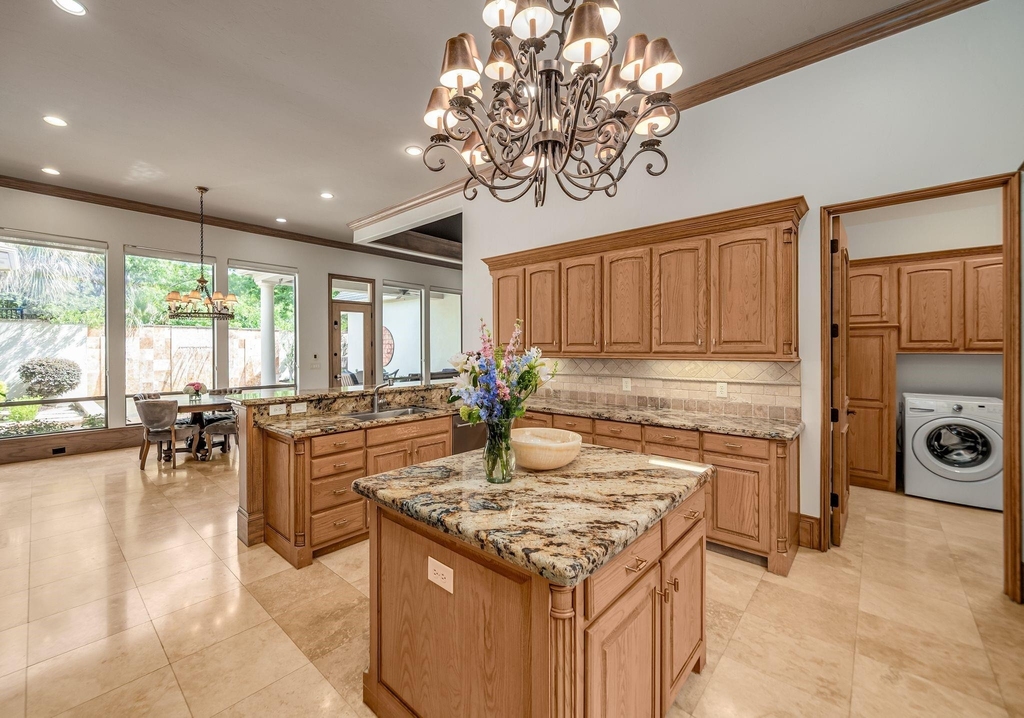 6049 Arrowhead Drive - Photo 2