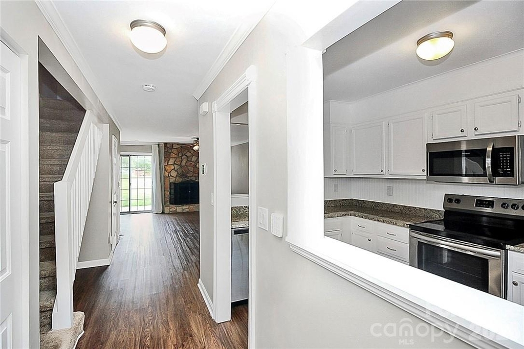 8203 Golf Ridge Drive - Photo 3