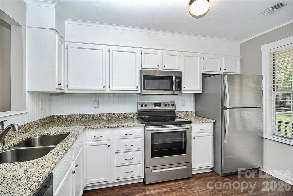 8203 Golf Ridge Drive - Photo 4