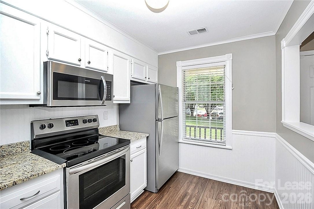 8203 Golf Ridge Drive - Photo 5