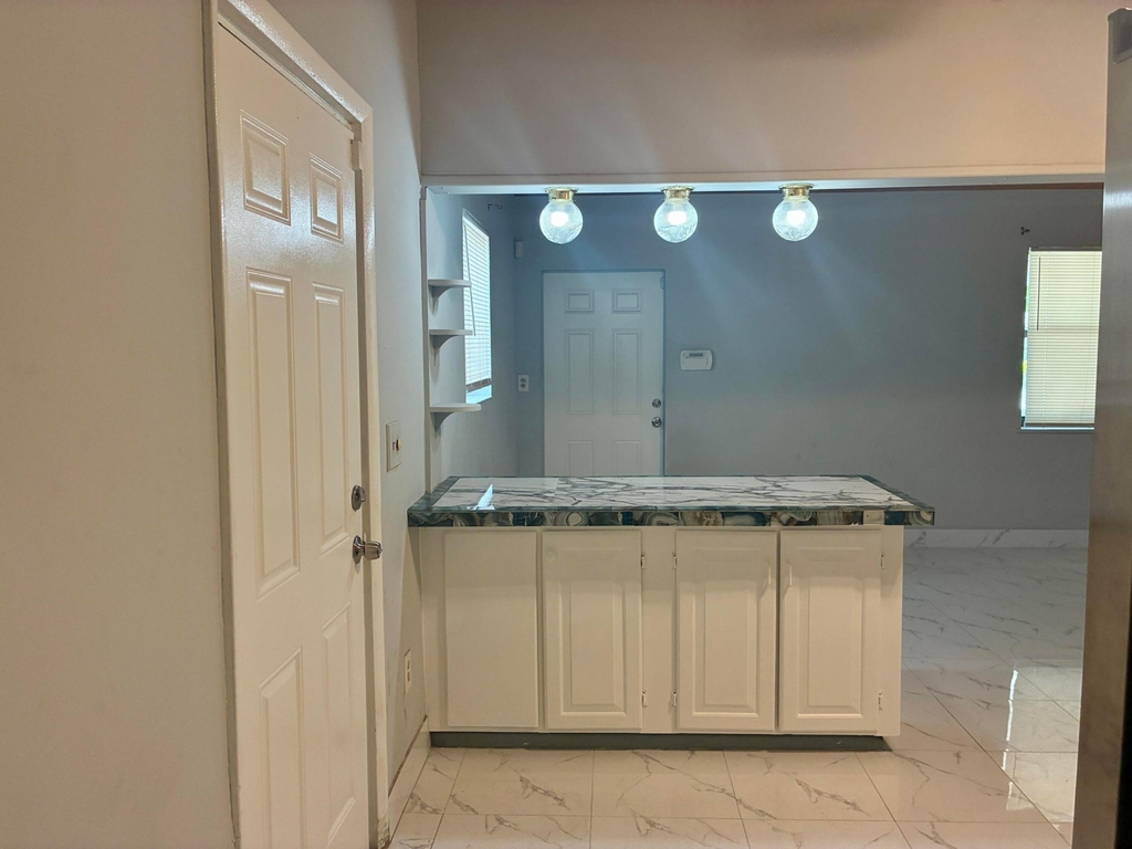3630 Sw 46th Avenue - Photo 8