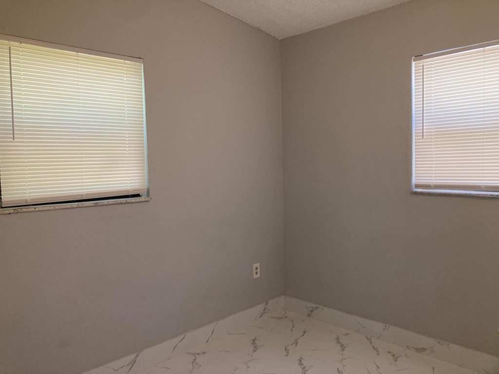 3630 Sw 46th Avenue - Photo 13