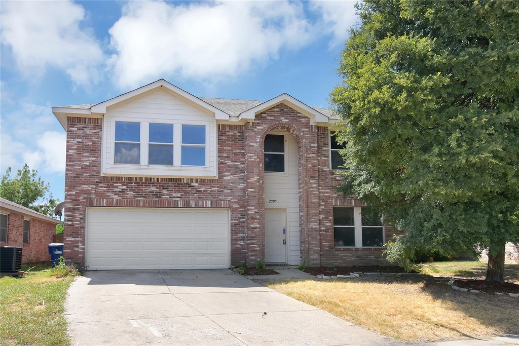 2905 Frontier Lane - Photo 0