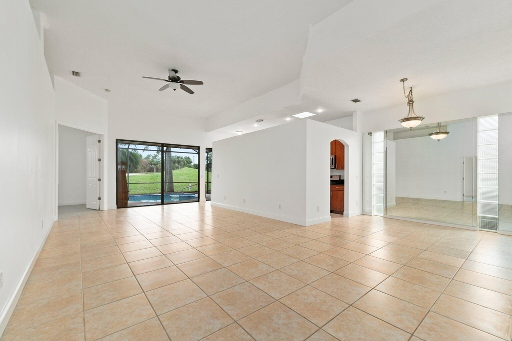 435 Sw Jefferson Circle - Photo 3