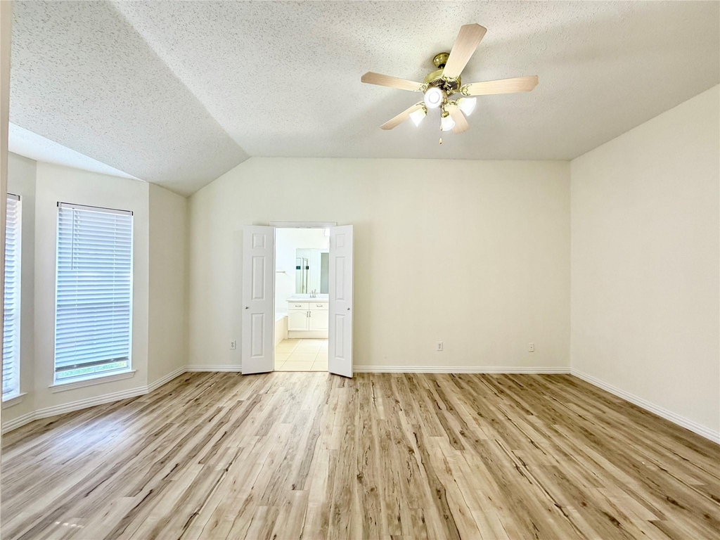 9941 Danbury Drive - Photo 12