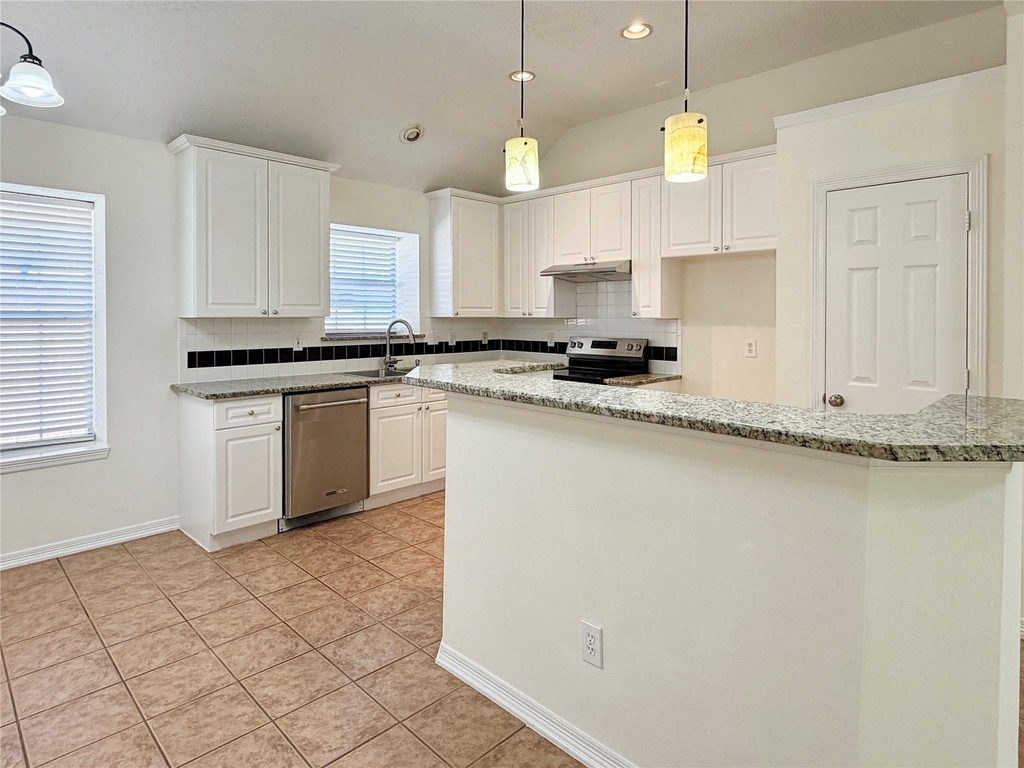 9941 Danbury Drive - Photo 8