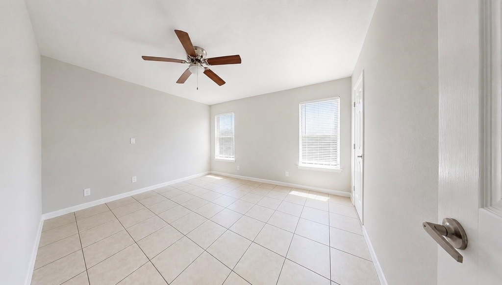 3039 College Avenue - Photo 4