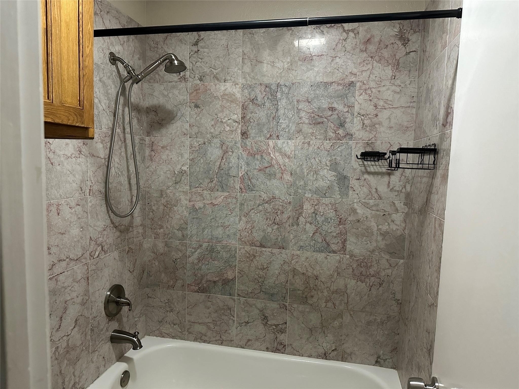 2717 Meadow Park Drive - Photo 4