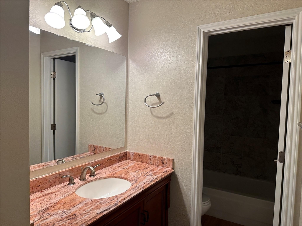 2717 Meadow Park Drive - Photo 3