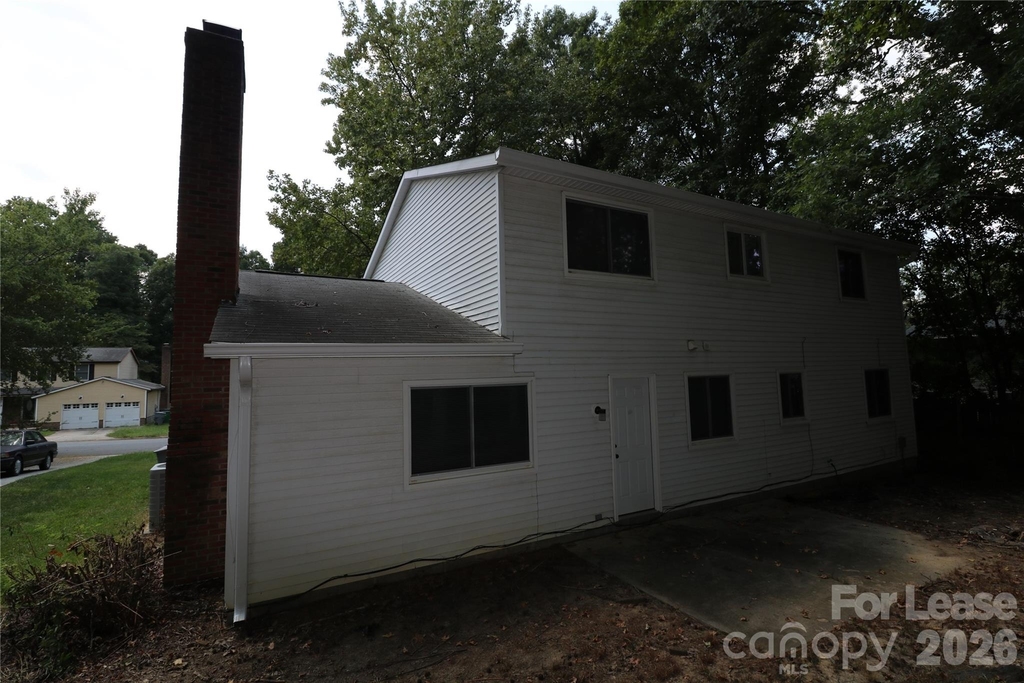 9211 Nash Avenue - Photo 4