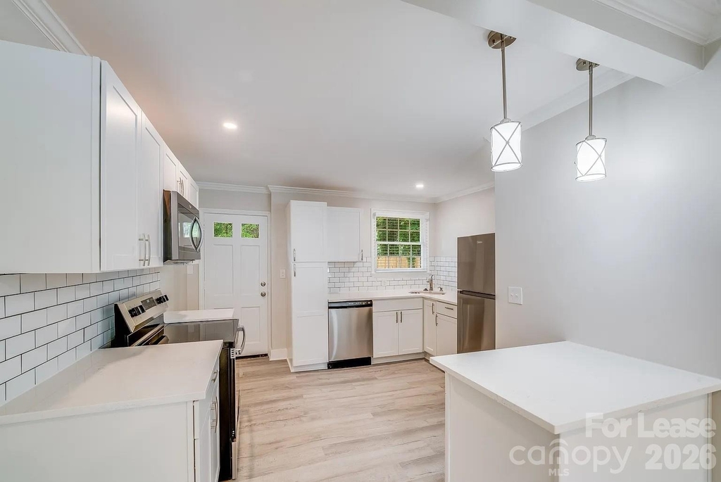1719 Academy Street - Photo 3