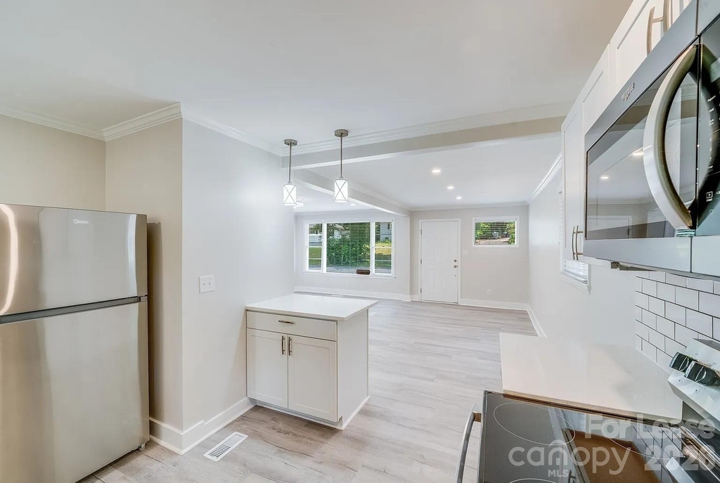 1719 Academy Street - Photo 2