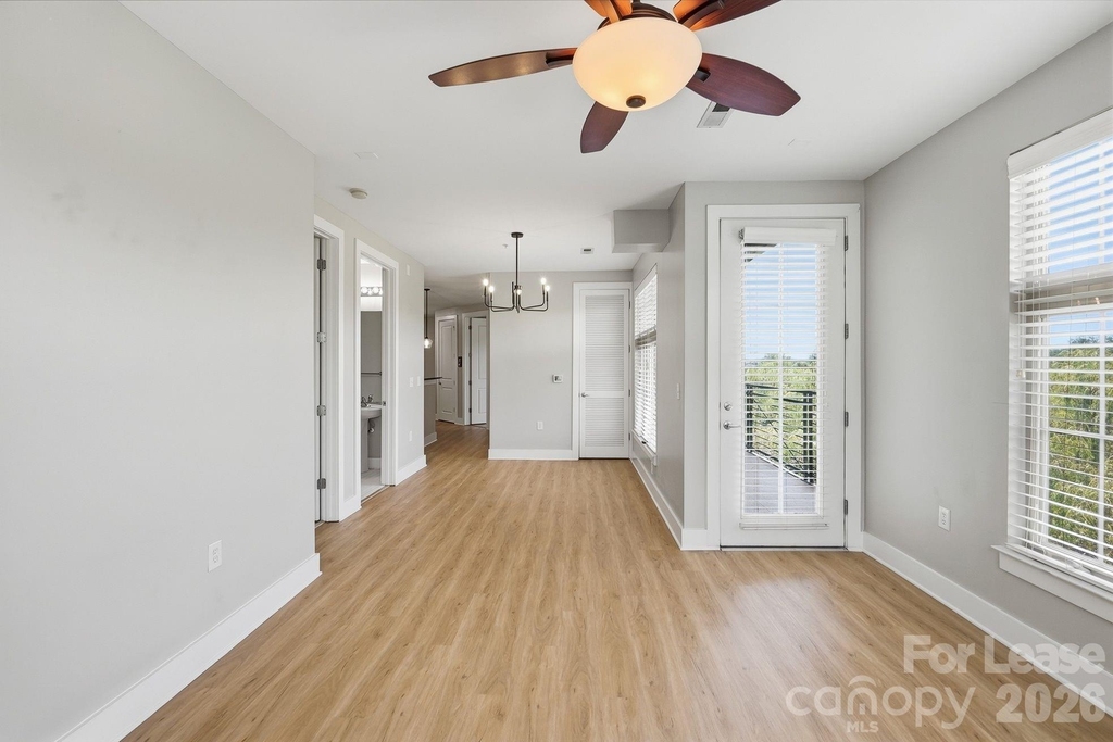 1101 W 1st Street - Photo 21