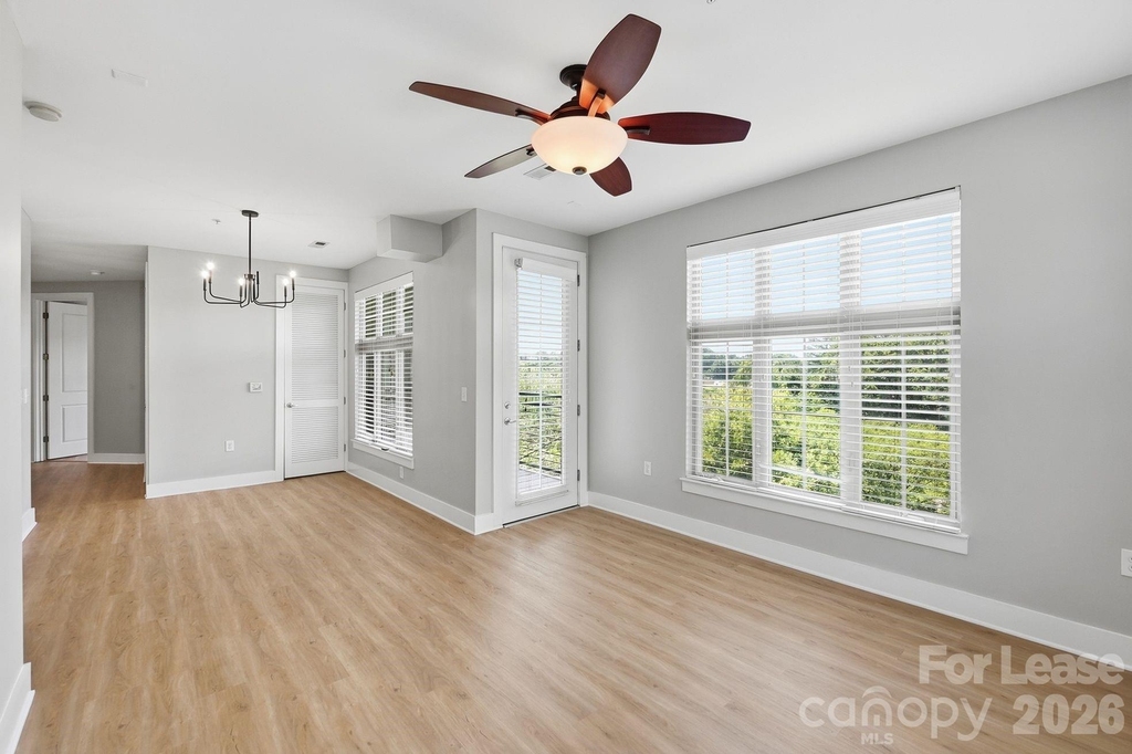 1101 W 1st Street - Photo 20