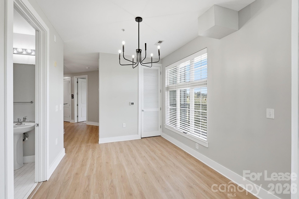 1101 W 1st Street - Photo 16