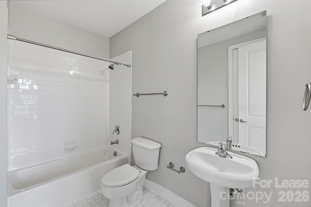 1101 W 1st Street - Photo 28