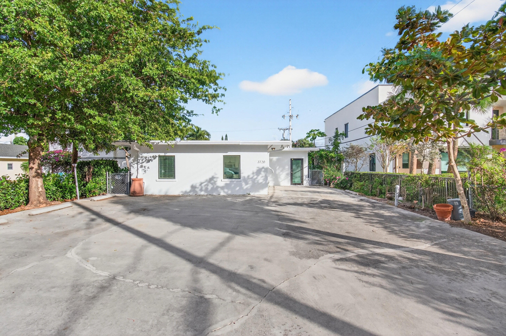 3720 Morton Avenue - Photo 0