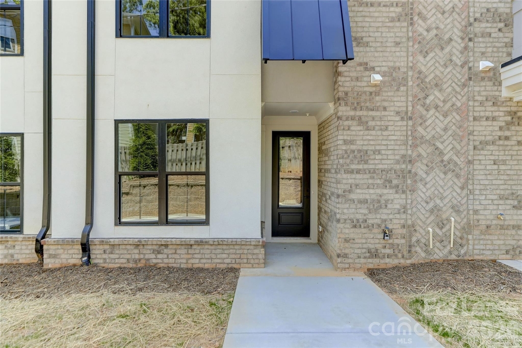 1107 Parkside Greenway Drive - Photo 1