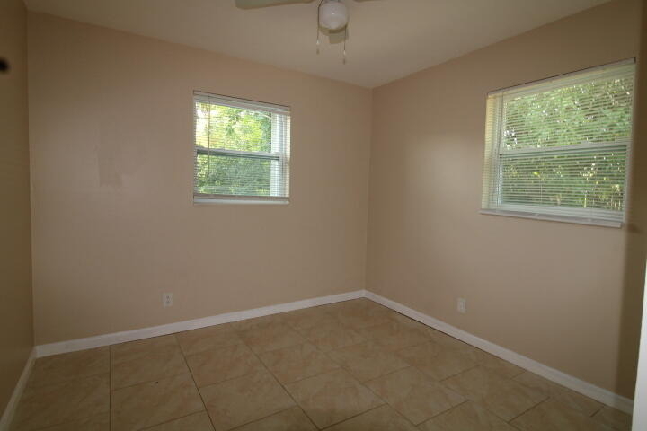 1412 W 6th Street - Photo 6