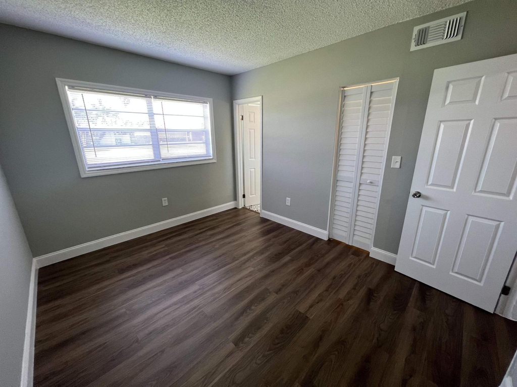 2605 Nw 135th Street - Photo 7