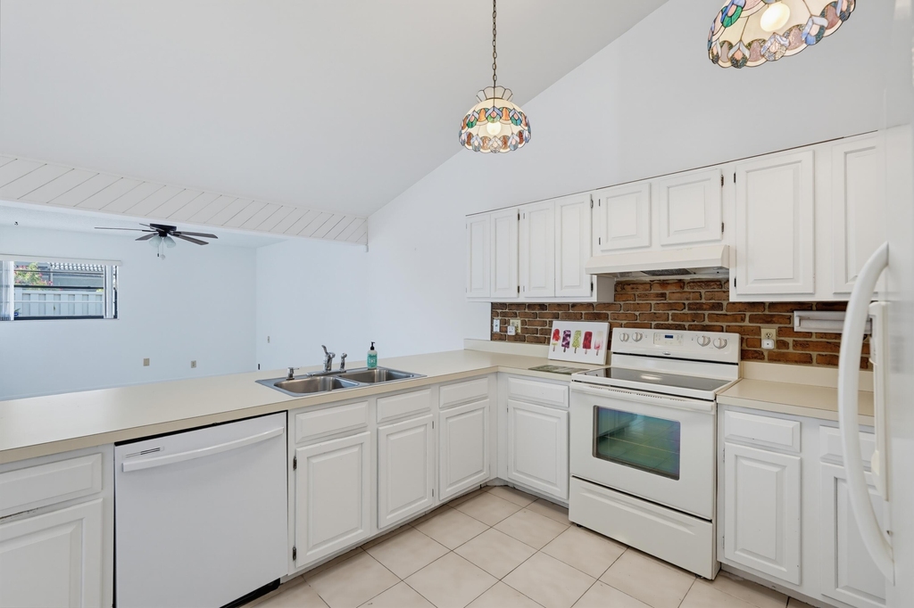 6846 Bianchini Circle - Photo 4