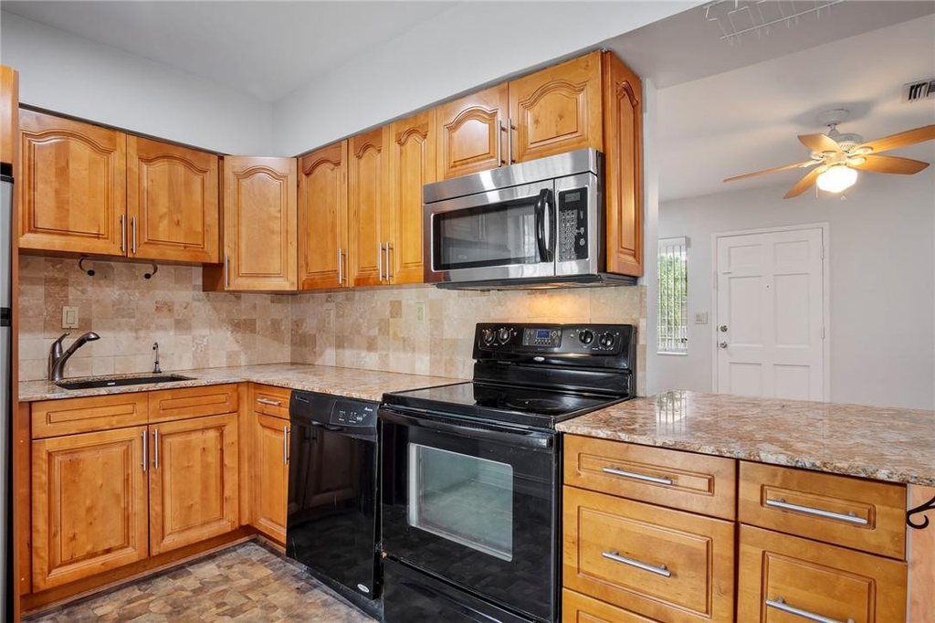 2130 Ne 42nd Court - Photo 2