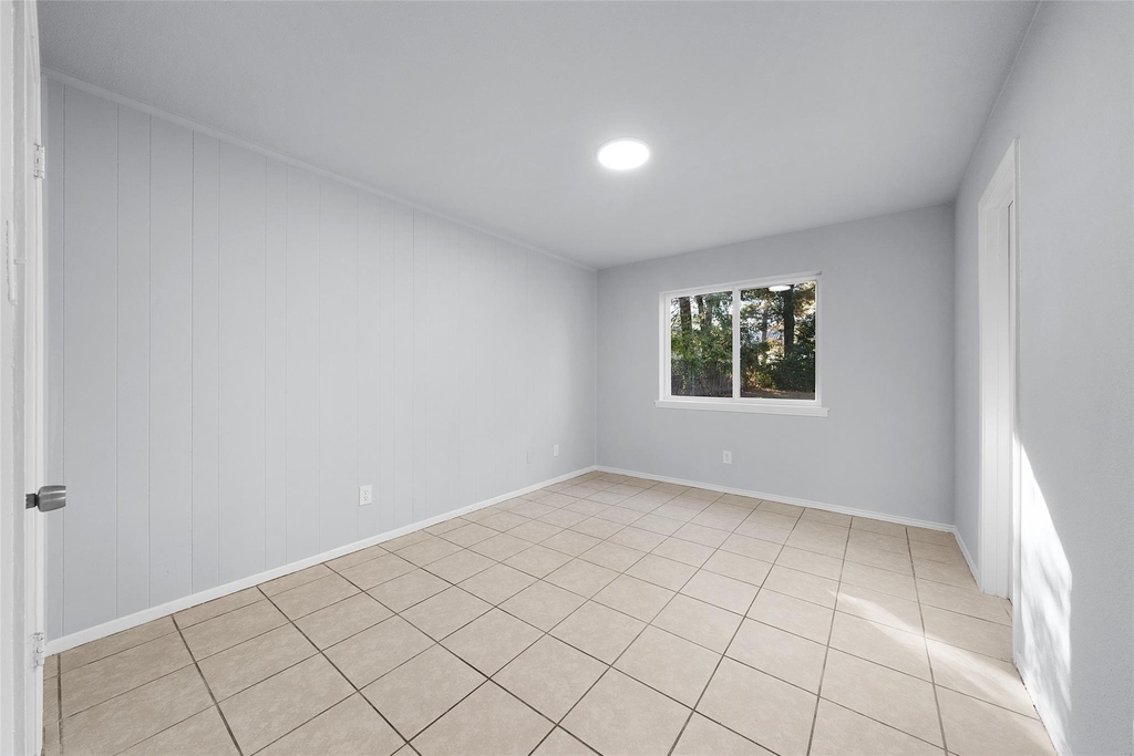 253 Locust Street S - Photo 7