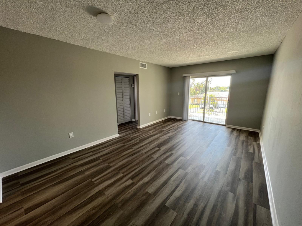 2605 Nw 135th Street - Photo 2