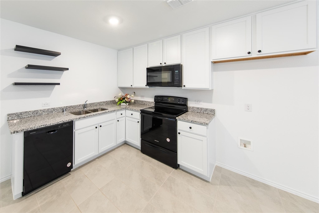 230 Sunflower Street - Photo 10