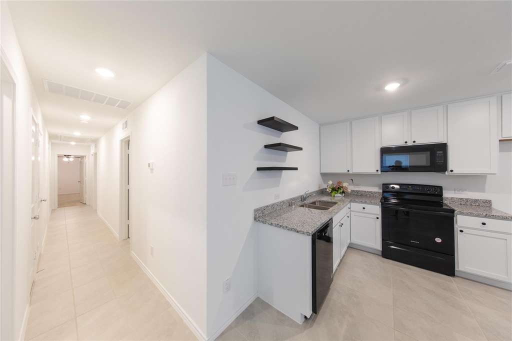 230 Sunflower Street - Photo 8