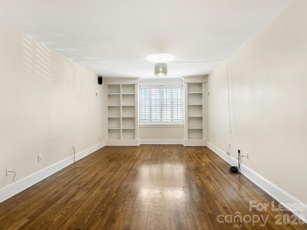 924 Monticello Terrace Terrace - Photo 2