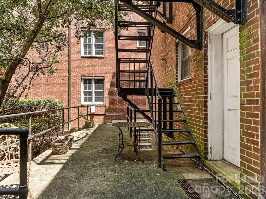 924 Monticello Terrace Terrace - Photo 18