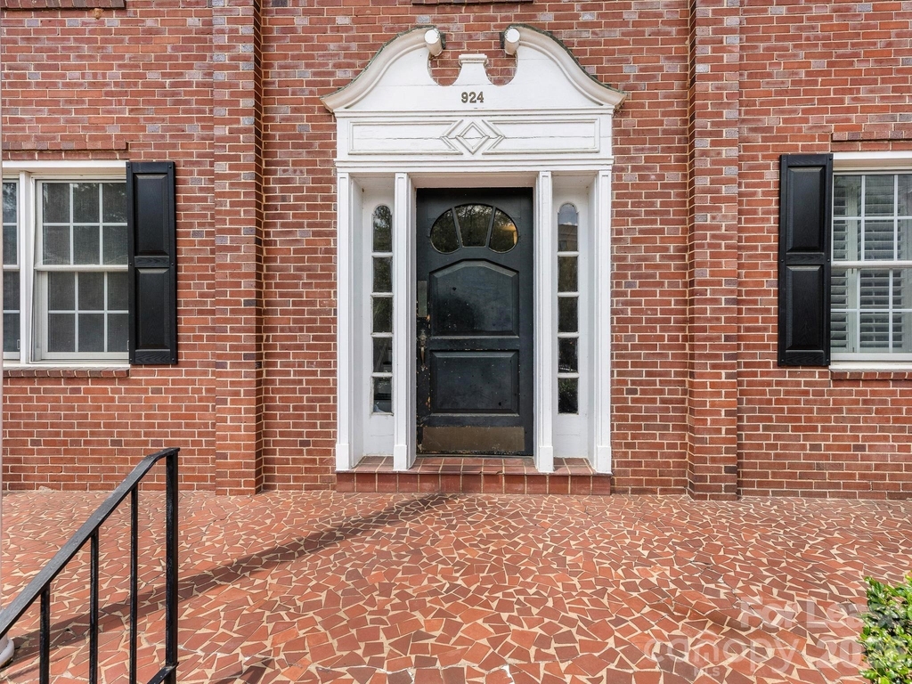 924 Monticello Terrace Terrace - Photo 16