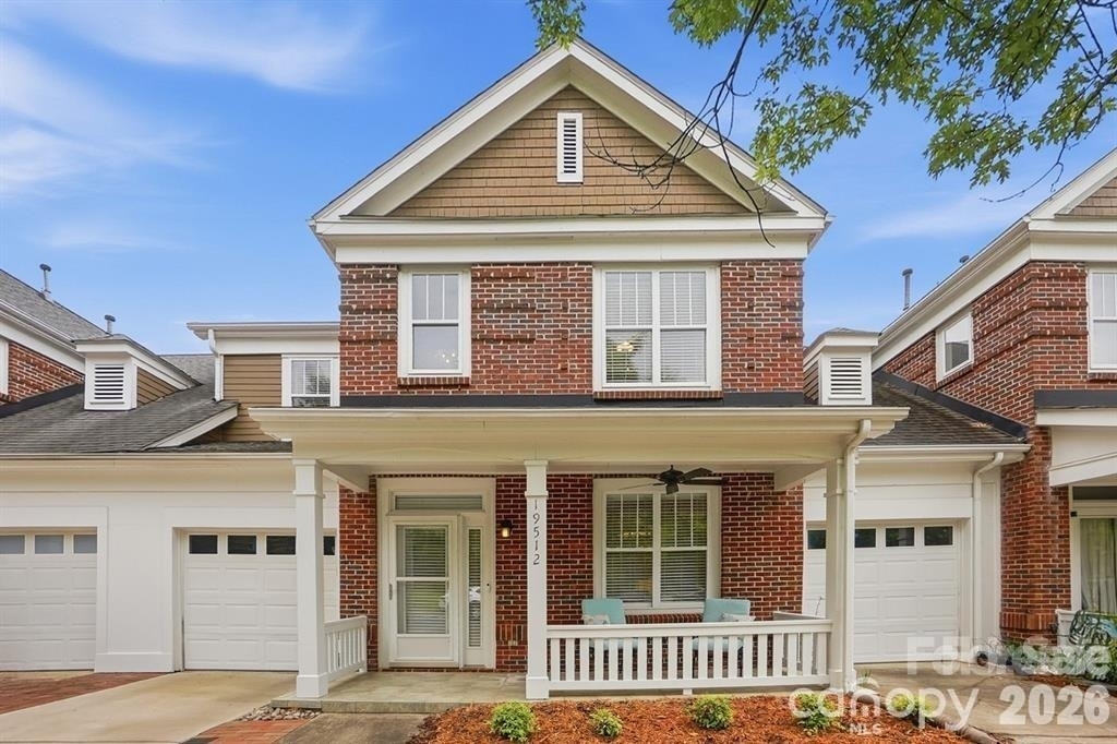 19512 Topgallant Drive - Photo 0