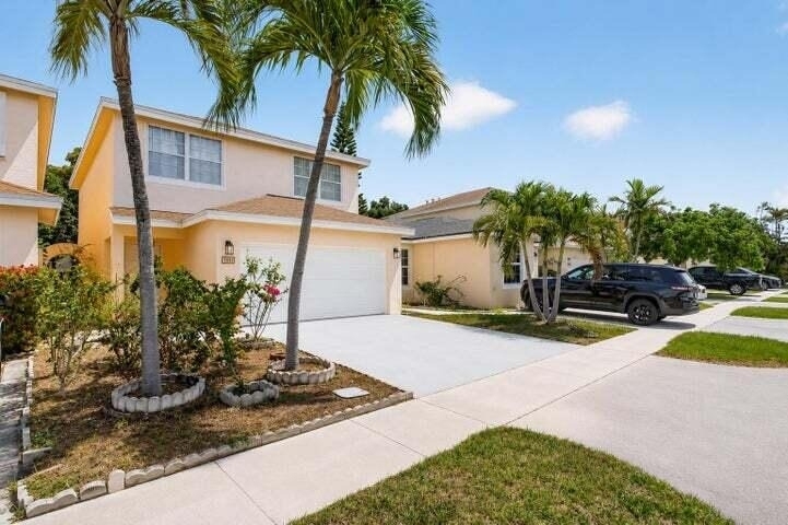 4131 Eastridge Circle - Photo 0