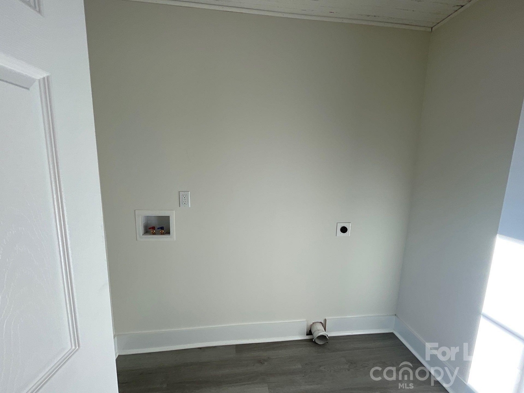 649 Arch Drive - Photo 4