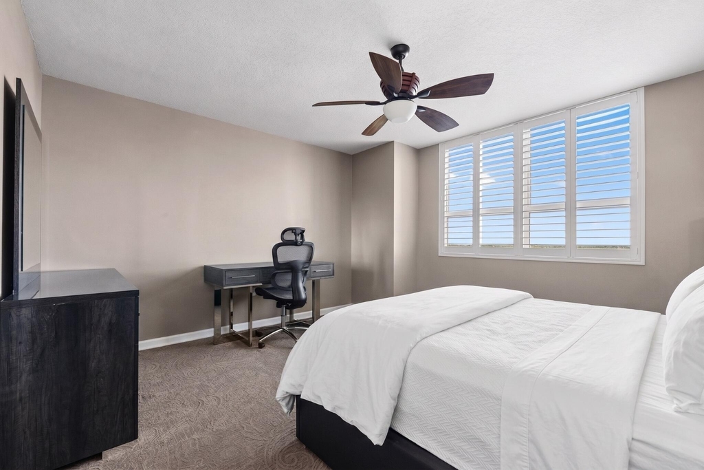 600 W Las Olas Boulevard - Photo 20
