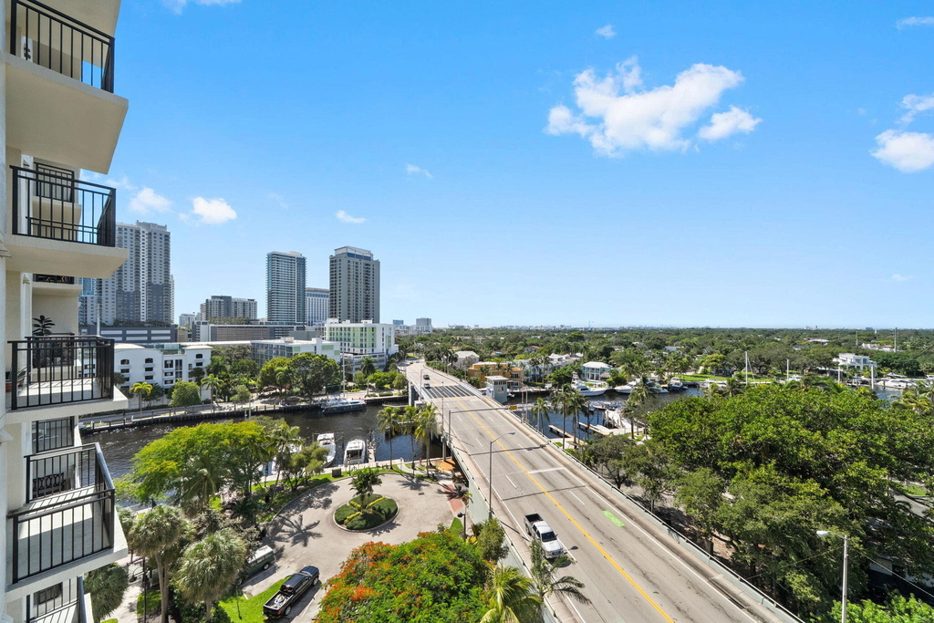 600 W Las Olas Boulevard - Photo 8