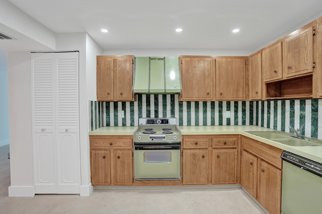 1360 S Ocean Boulevard - Photo 34