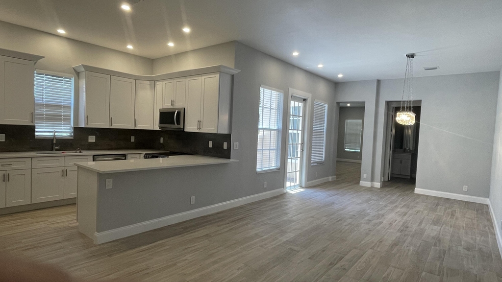 806 Nw 82nd Place - Photo 37