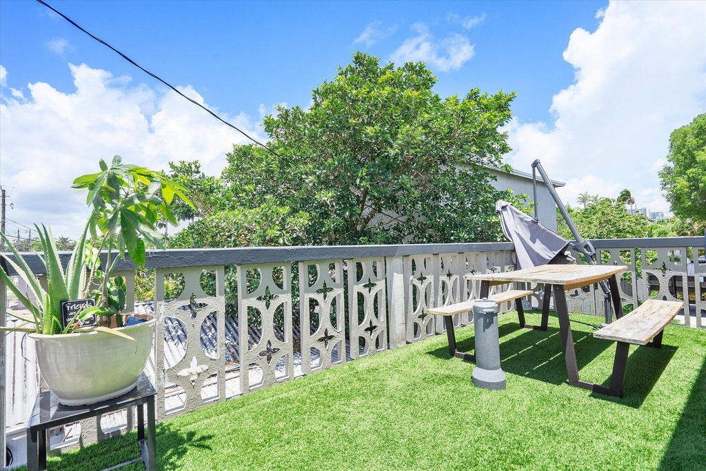1638 Plunkett Street - Photo 19