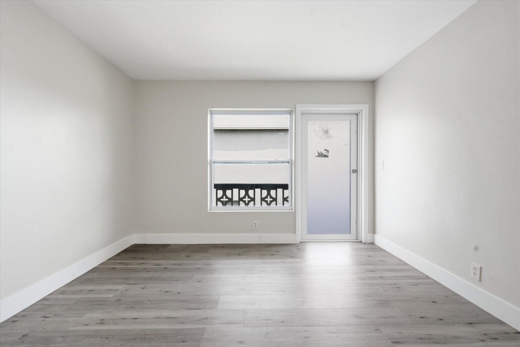 1638 Plunkett Street - Photo 3