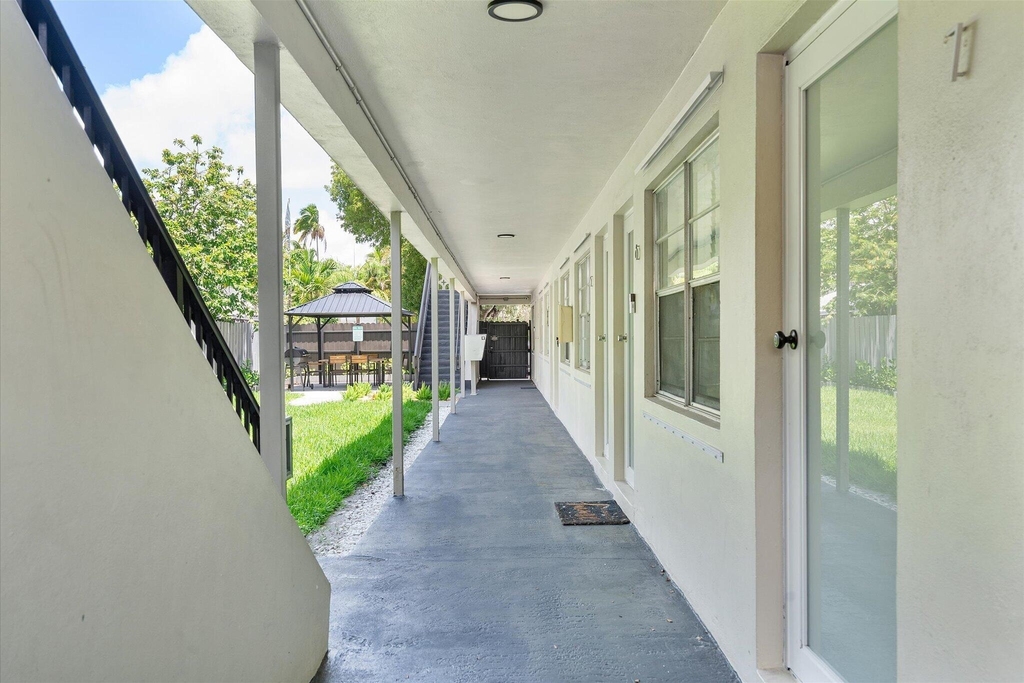 1638 Plunkett Street - Photo 16